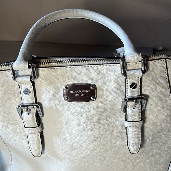 Michael Kors Large Satchel Style Bag in White Roomy with Handles Crossbody Strap - Picture 10 of 13